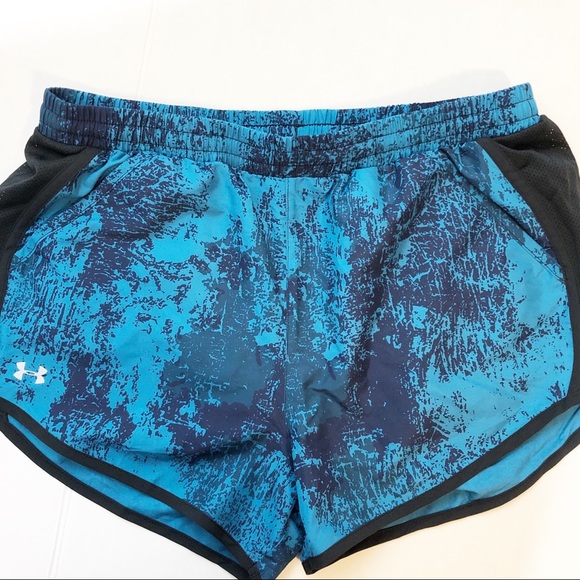 Under Armour Pants - Under Armour shorts sz M NWT